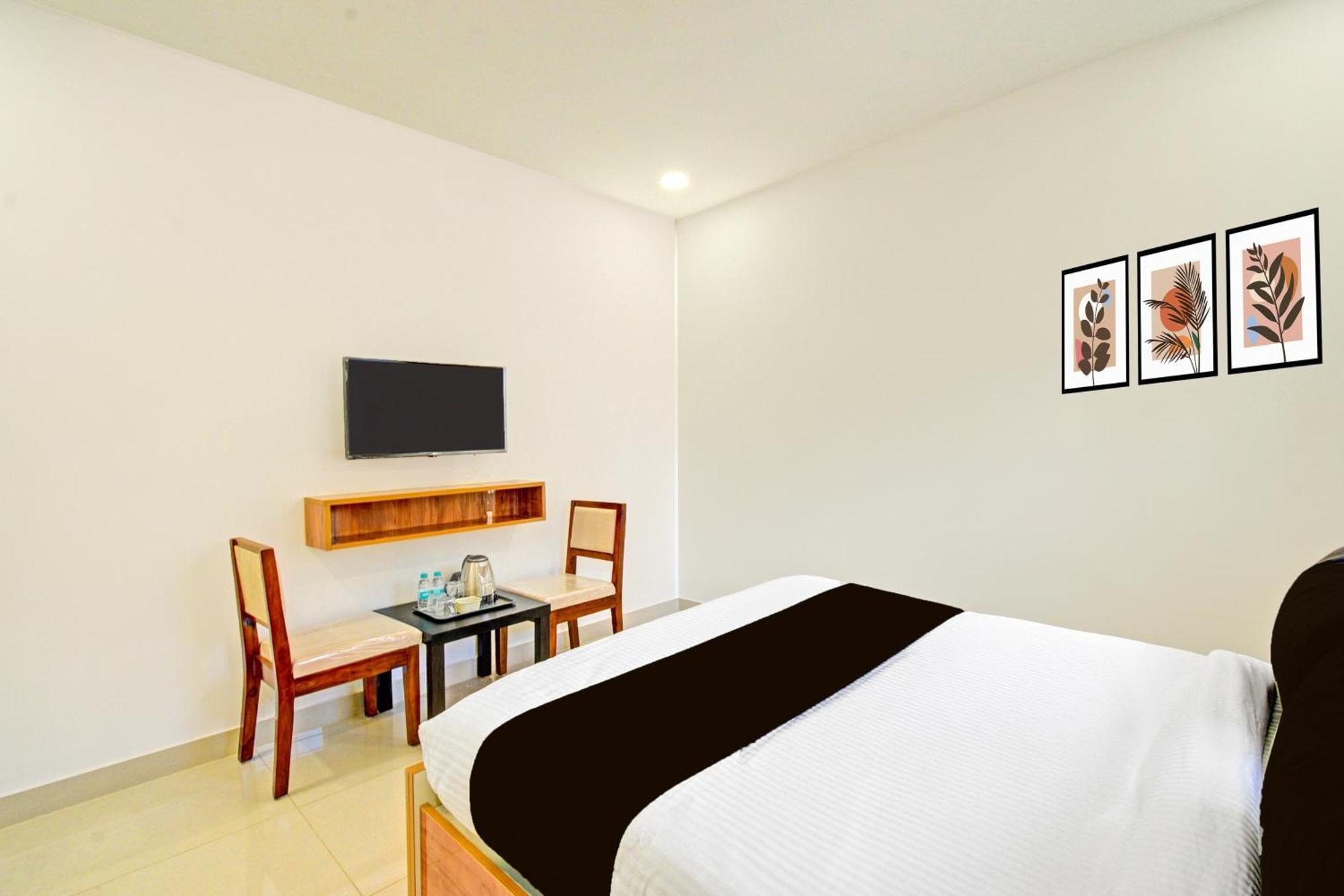Super Townhouse Oak Suchitra Kompally Road Formerly Sun Moon Hotels Trimulgherry Esterno foto